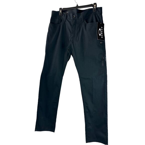 NWT Oakley Icon 5 Pocket Pant Casual Blackout Black Slim Straight Fit Men's 33 - Picture 2 of 9